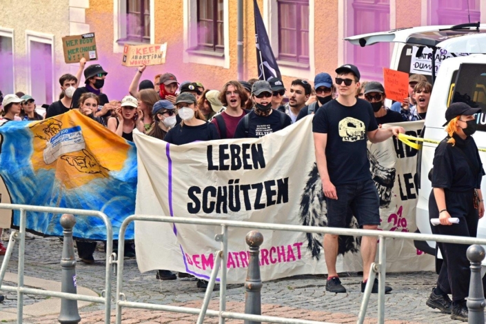 Gegendemonstration gegen den 15. Schweigemarsch für das Leben Gegendemonstration gegen den 15. Schweigemarsch für das Leben